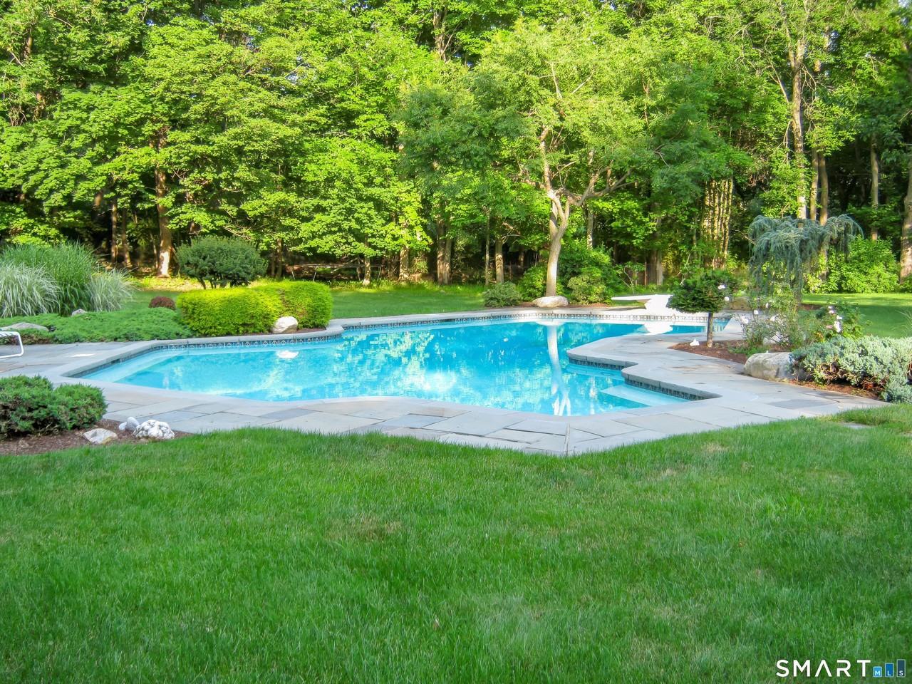 1 Brightfield Ln - Photo 3 of 39