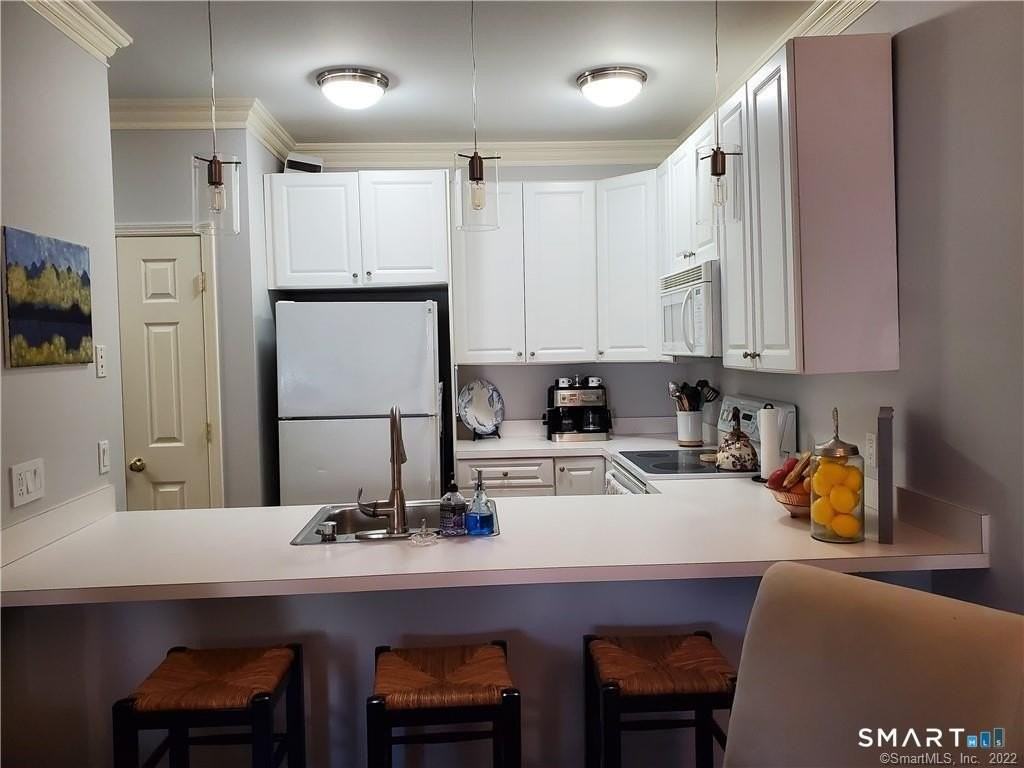 2435 Bedford St #21A - Photo 5 of 14