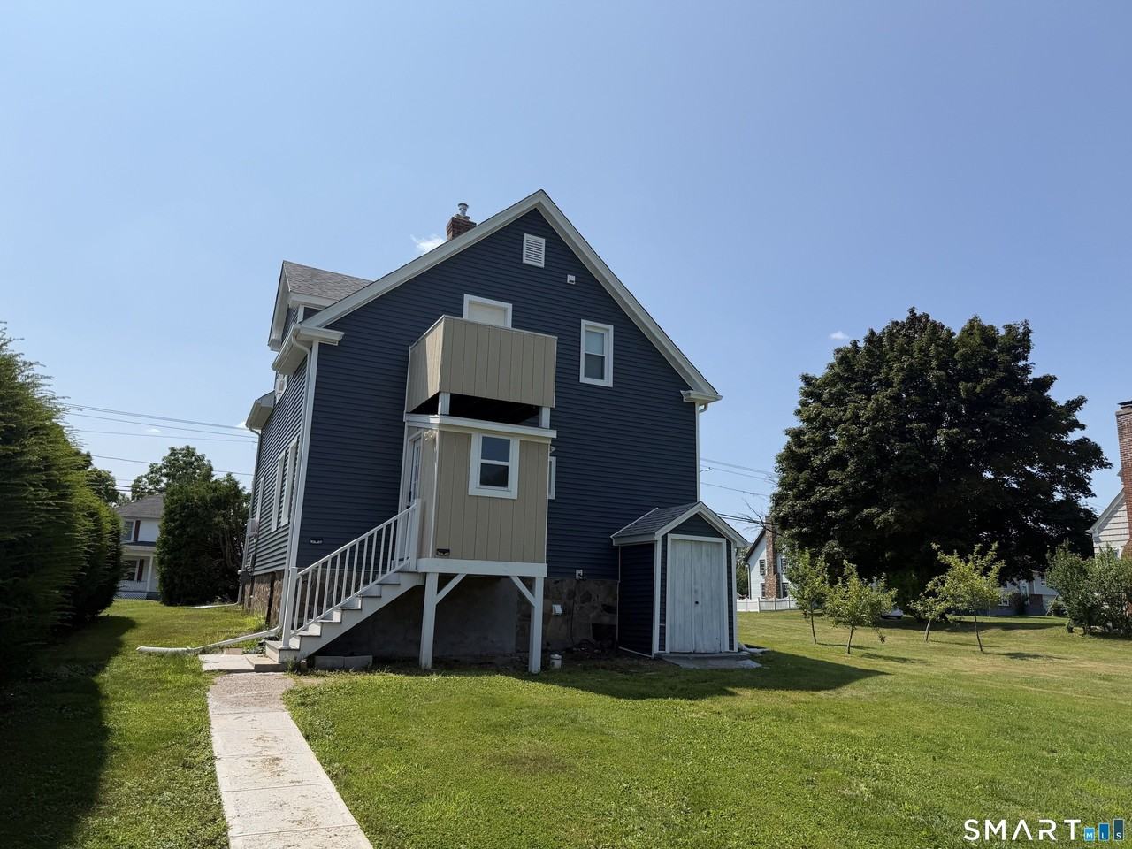 212 Maple Hill Ave - Photo 3 of 15