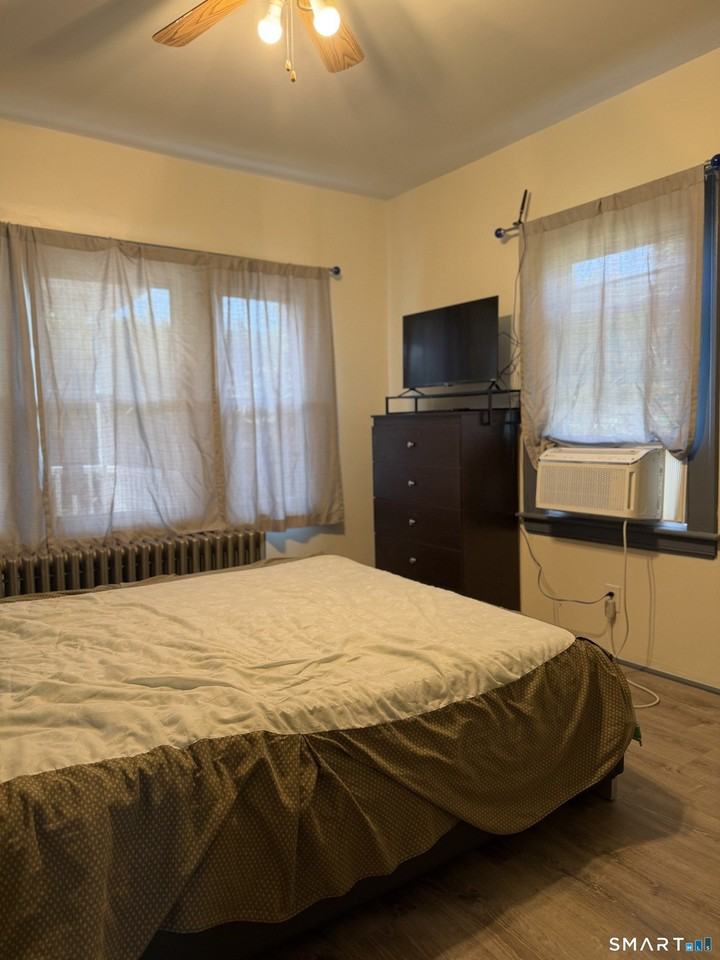 212 Maple Hill Ave - Photo 4 of 15