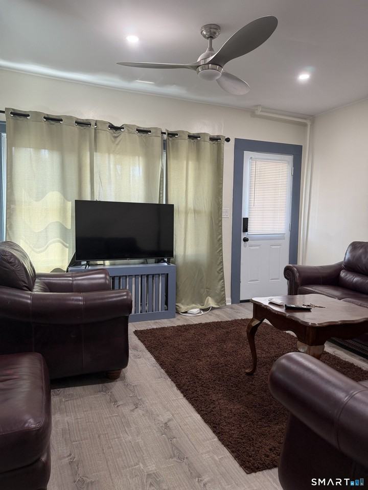 212 Maple Hill Ave - Photo 5 of 15