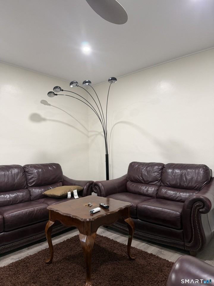 212 Maple Hill Ave - Photo 6 of 15