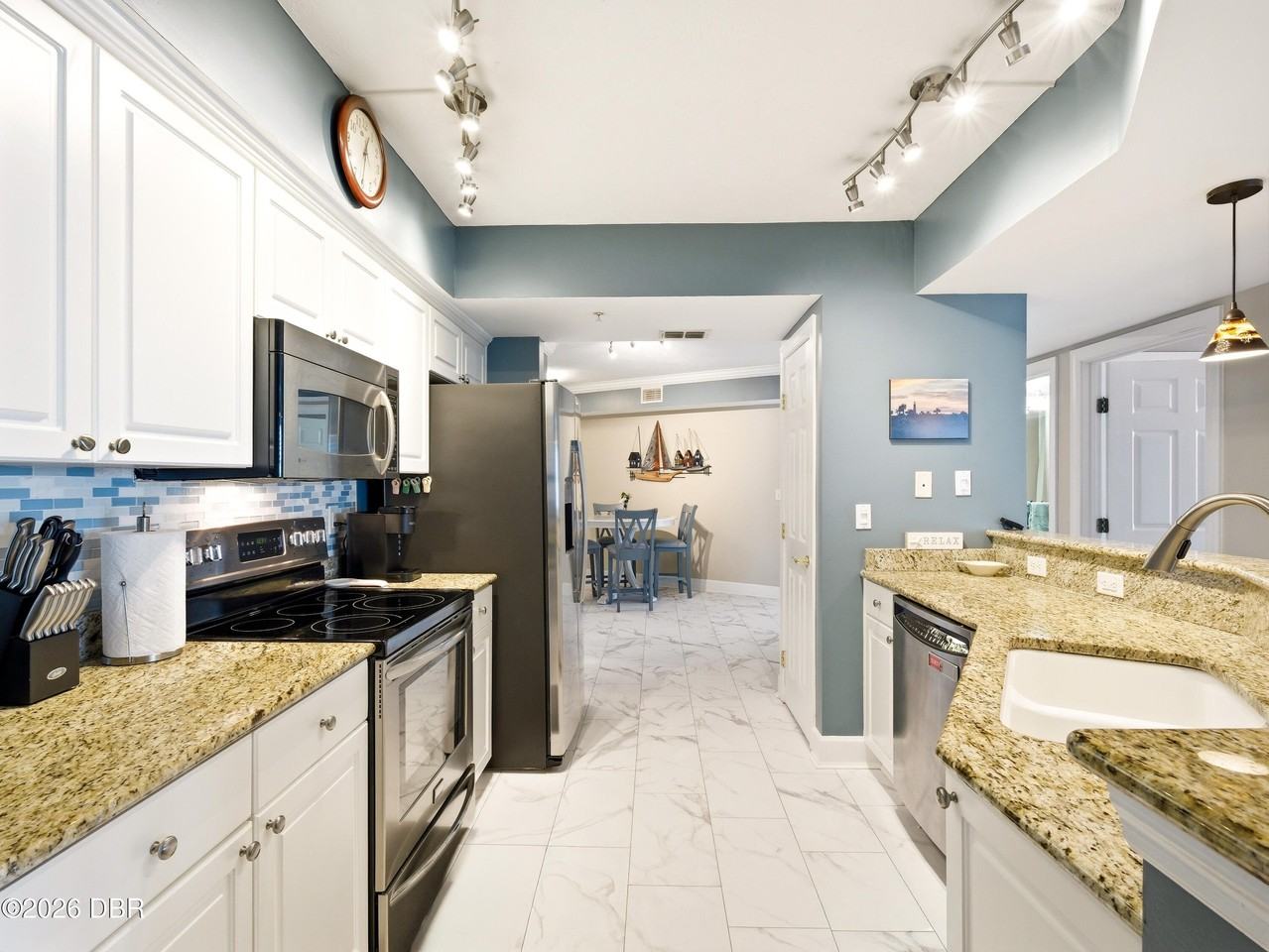 2055 S Atlantic Ave #703 - Photo 7 of 46