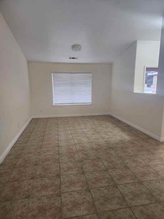 1016 Summer Field Dr - Photo 3 of 12