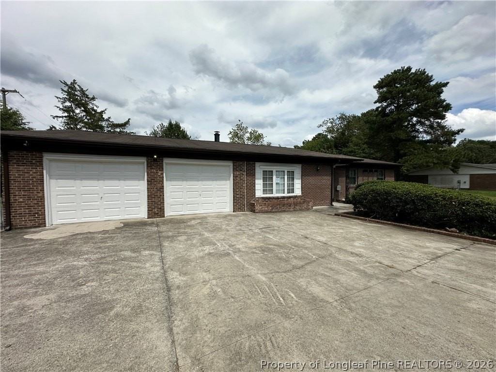 1601 Bluesprings Rd - Photo 2 of 35