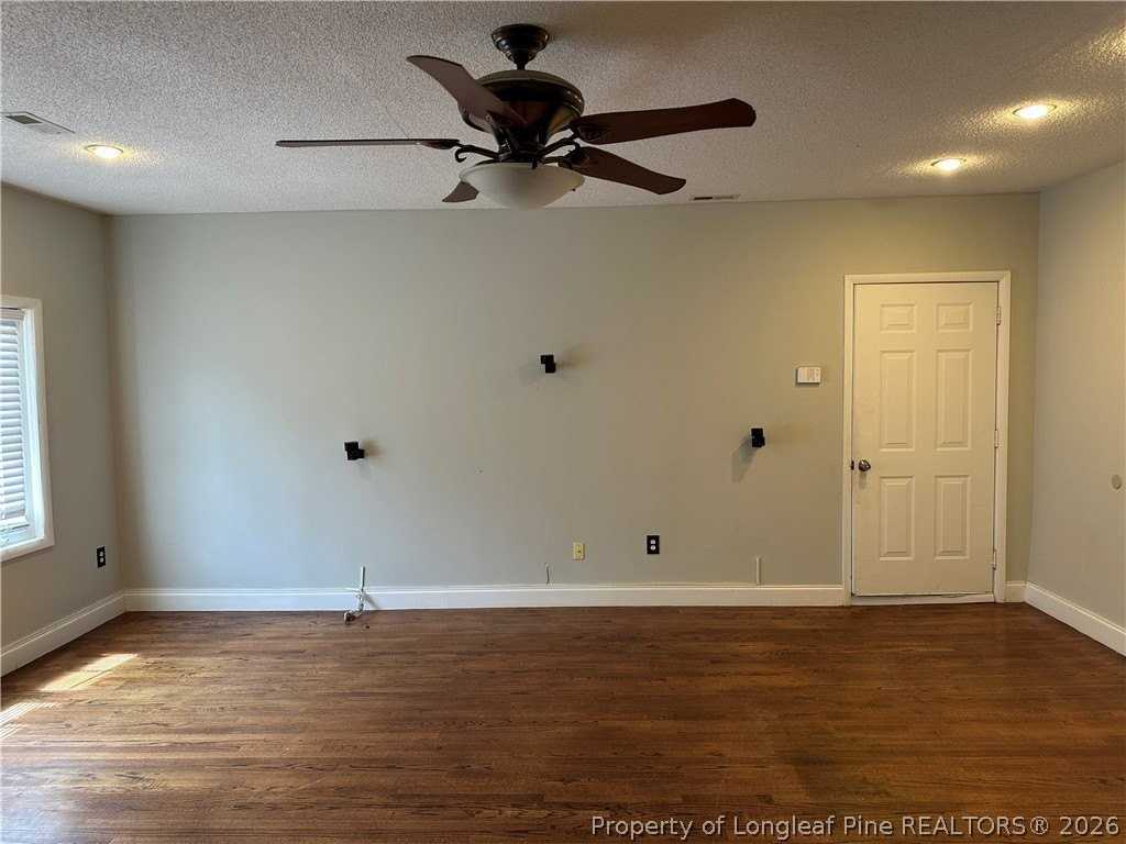 1601 Bluesprings Rd - Photo 7 of 35