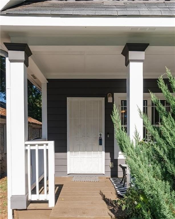 1099 Smith St Sw #B - Photo 2 of 19