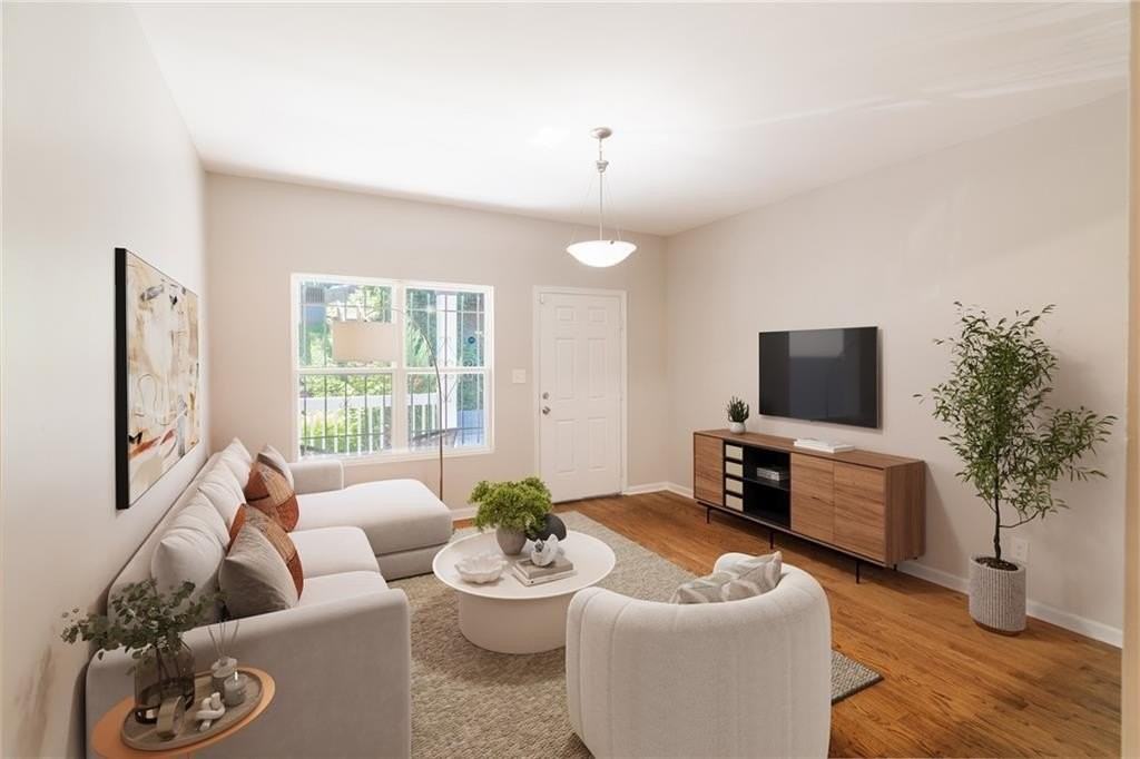 1099 Smith St Sw #B - Photo 3 of 19