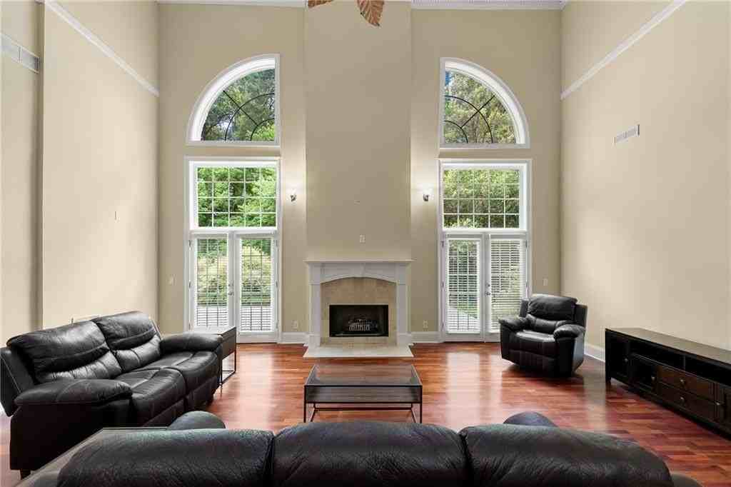 680 W Paces Ferry Rd Nw - Photo 5 of 48