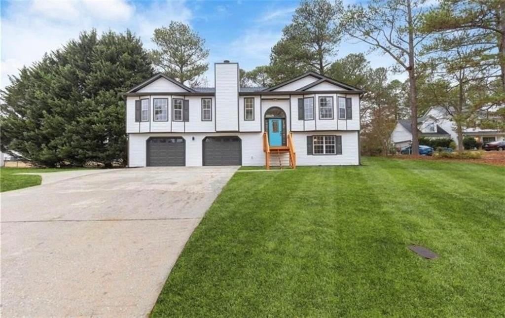 934 Bay Ridge Dr - Photo 2 of 40