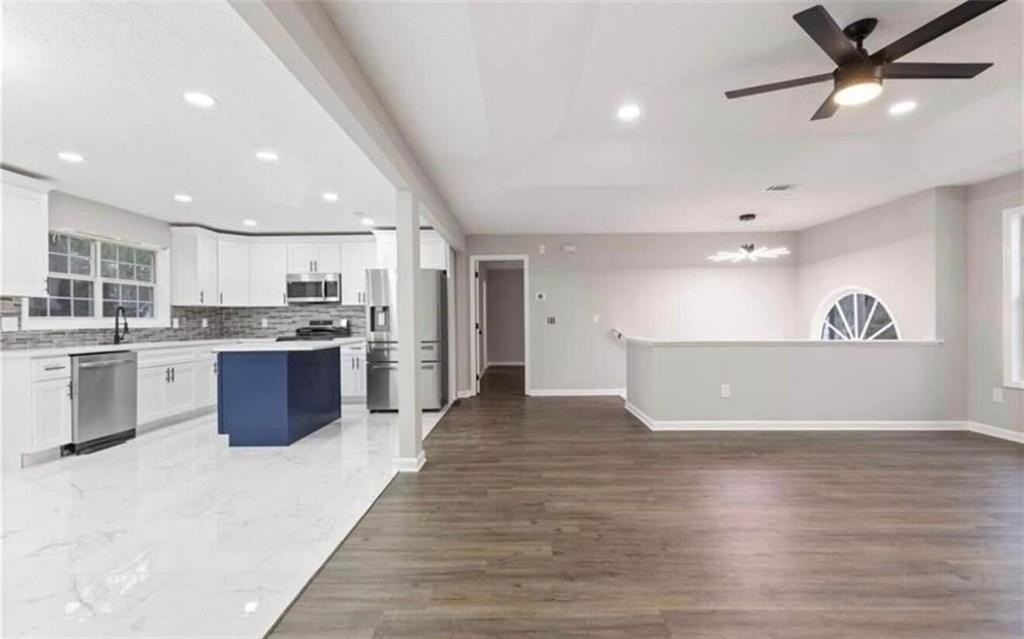 934 Bay Ridge Dr - Photo 4 of 40