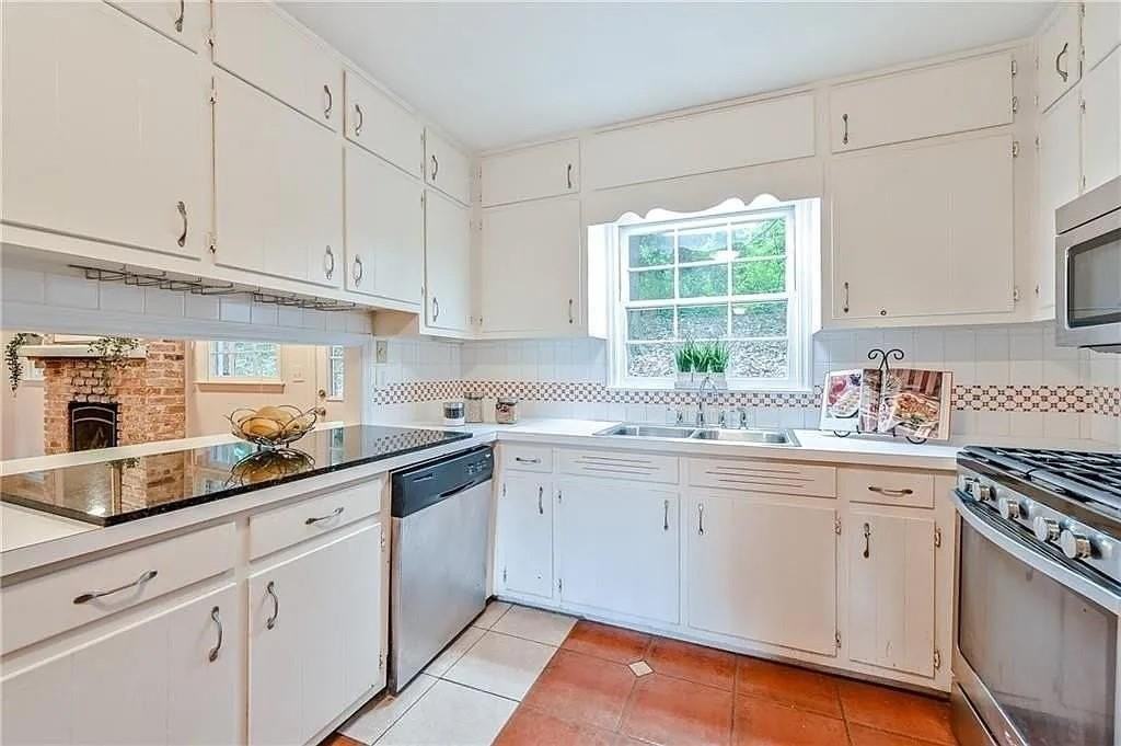 260 River Valley Rd - Photo 5 of 20