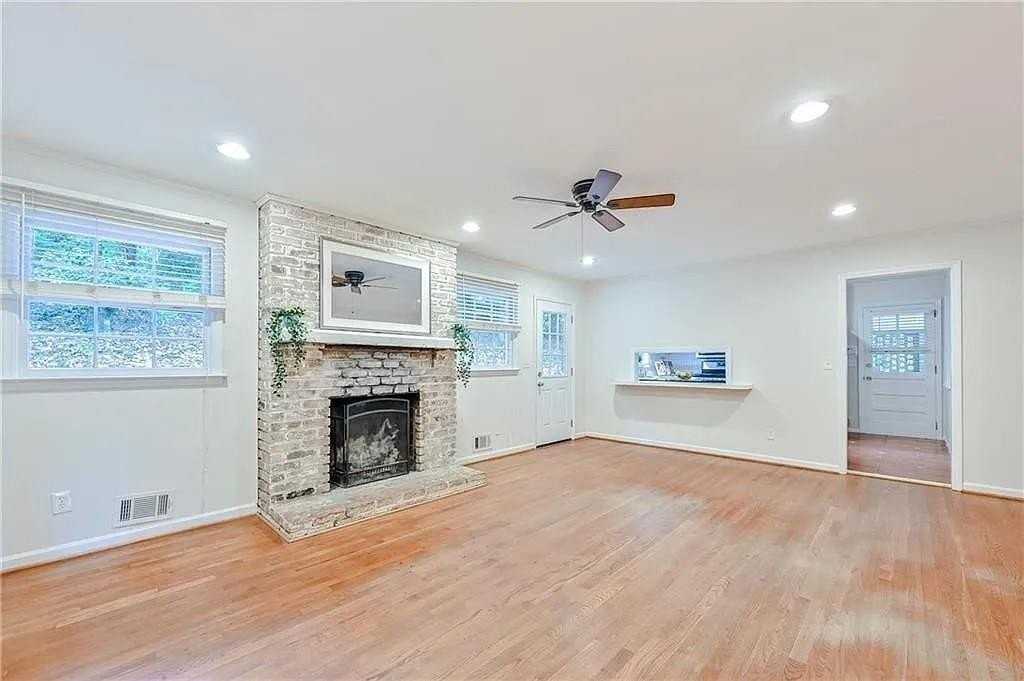260 River Valley Rd - Photo 7 of 20