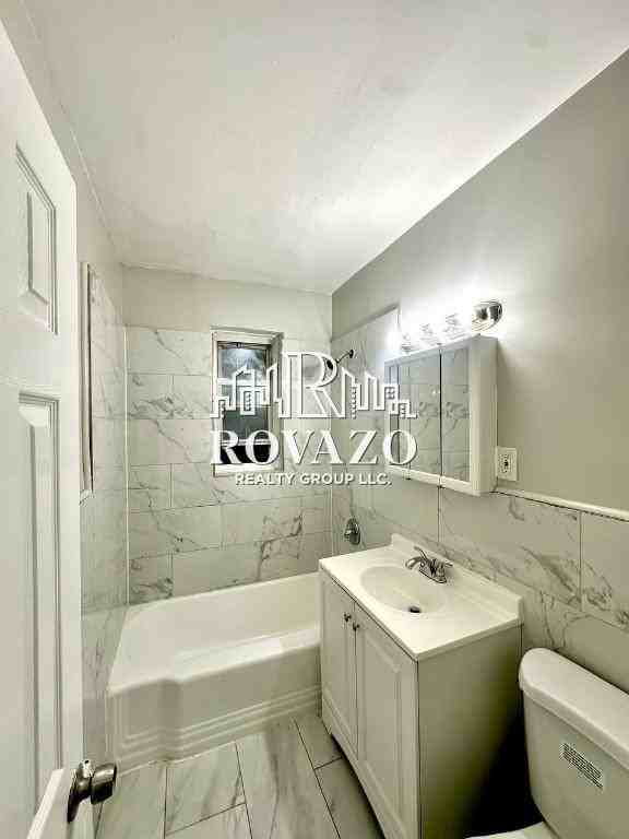 129 Chancellor Ave - Photo 2 of 5