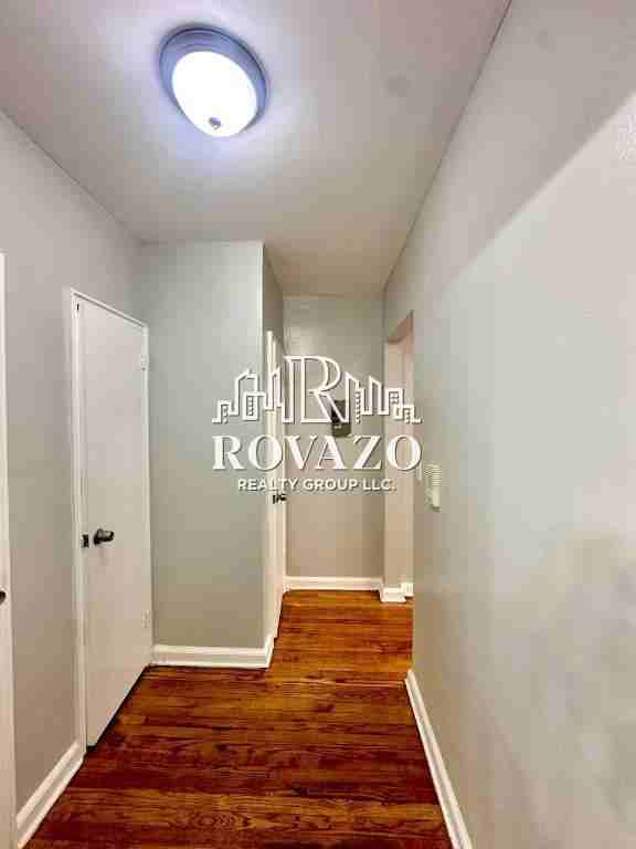 129 Chancellor Ave - Photo 4 of 5