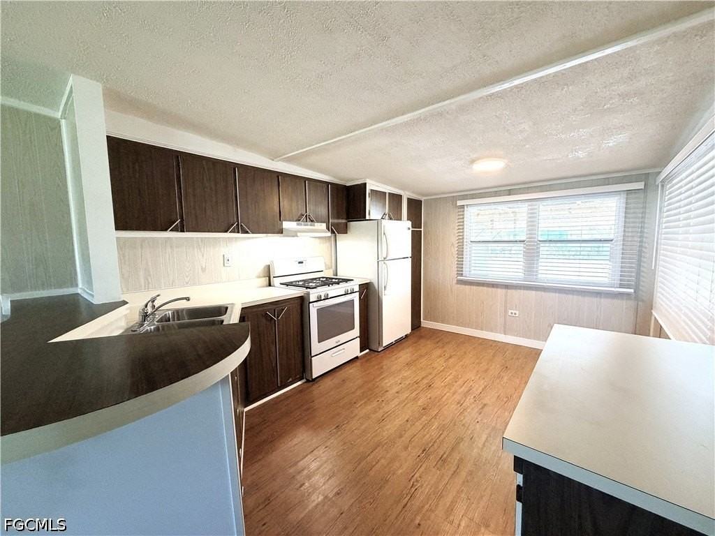 139 Gaslight Ave - Photo 7 of 23