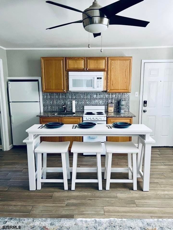 512 W Brigantine Ave - Photo 5 of 14