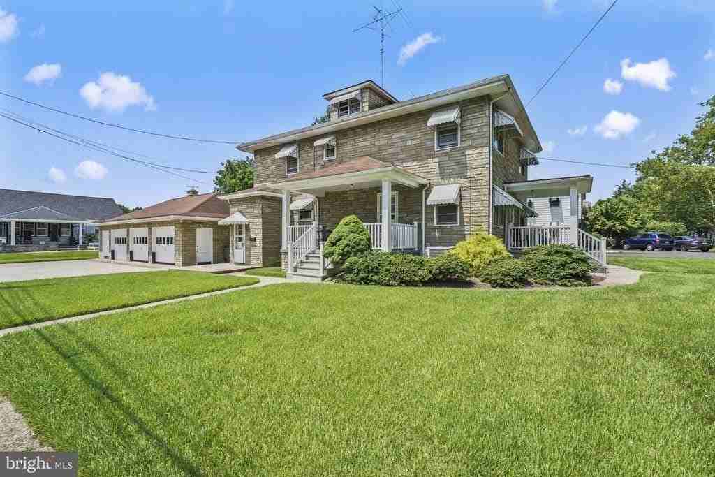 1125 Parkway Ave - Photo 2 of 16