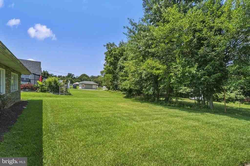 1125 Parkway Ave - Photo 4 of 16