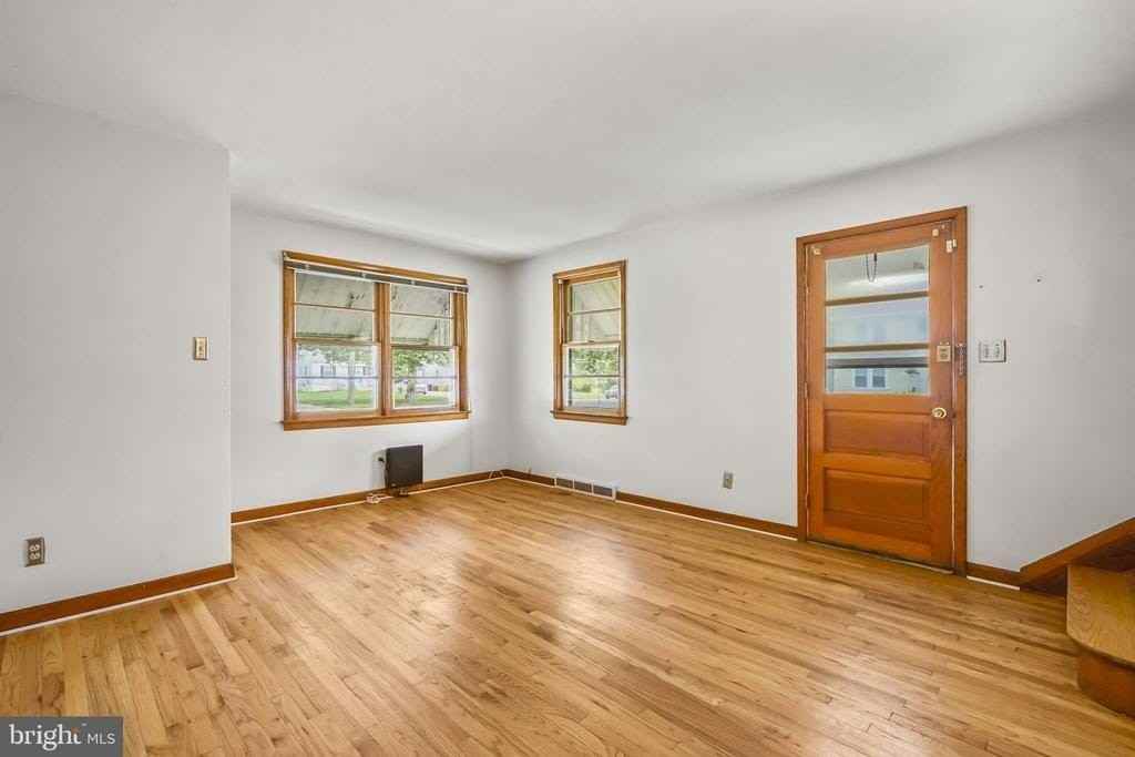 1125 Parkway Ave - Photo 7 of 16