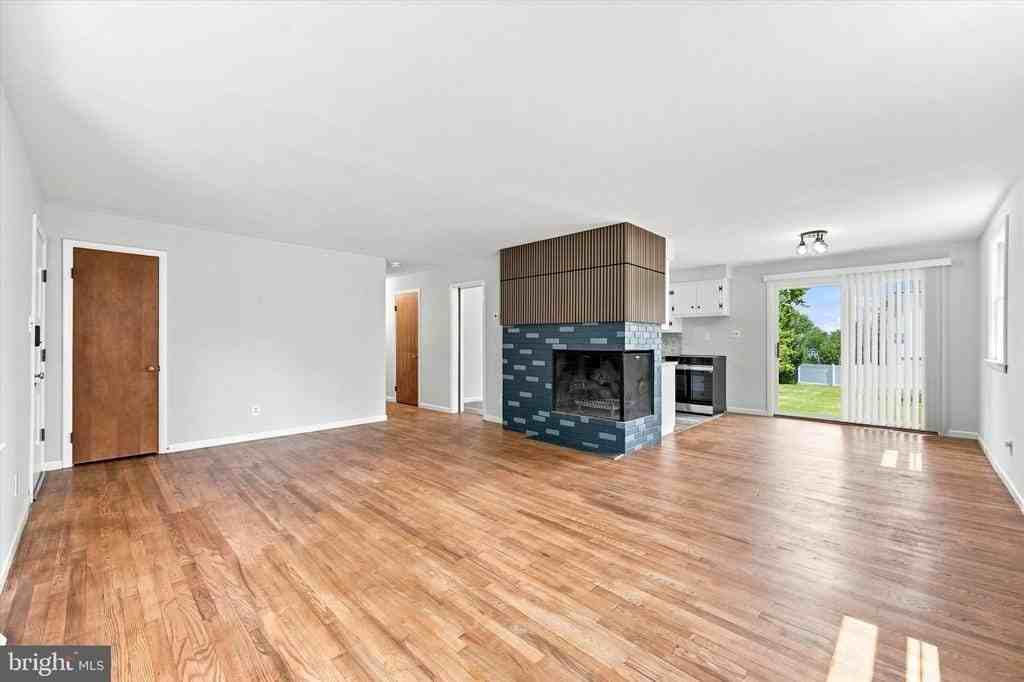 112 Stump Rd - Photo 3 of 15