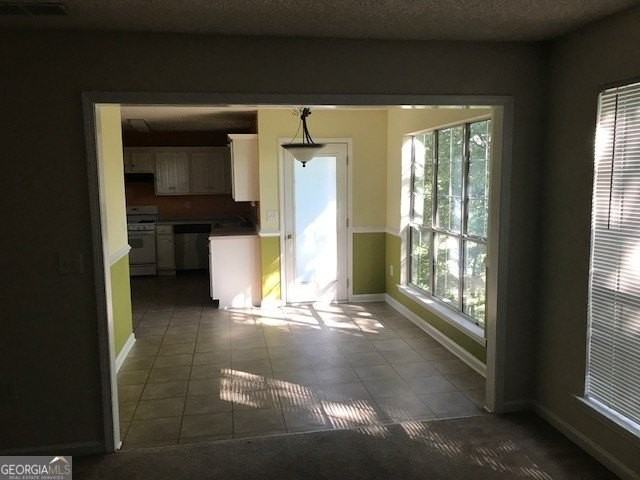704 Dover Ct - Photo 3 of 15