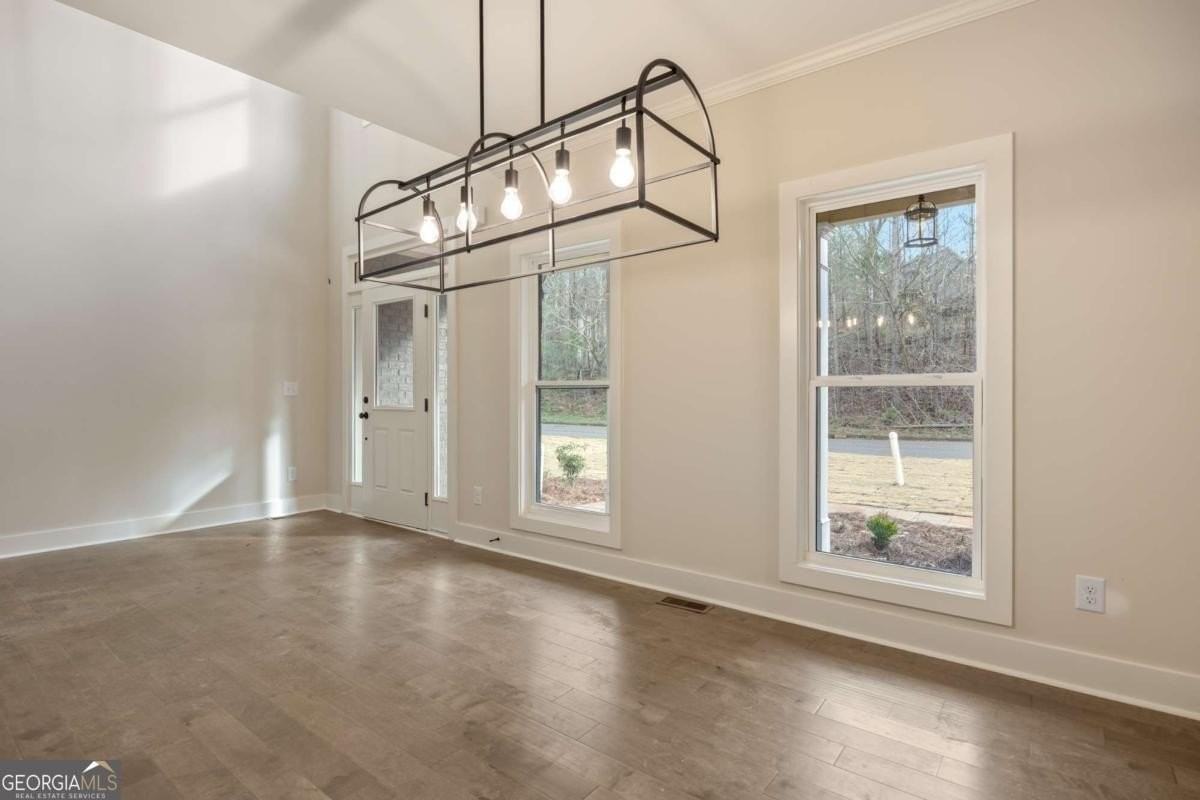 370 Ansley Dr - Photo 4 of 45
