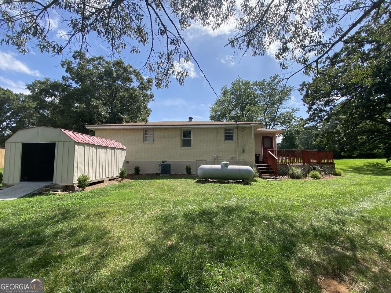 914 Ozora Rd - Photo 4 of 9