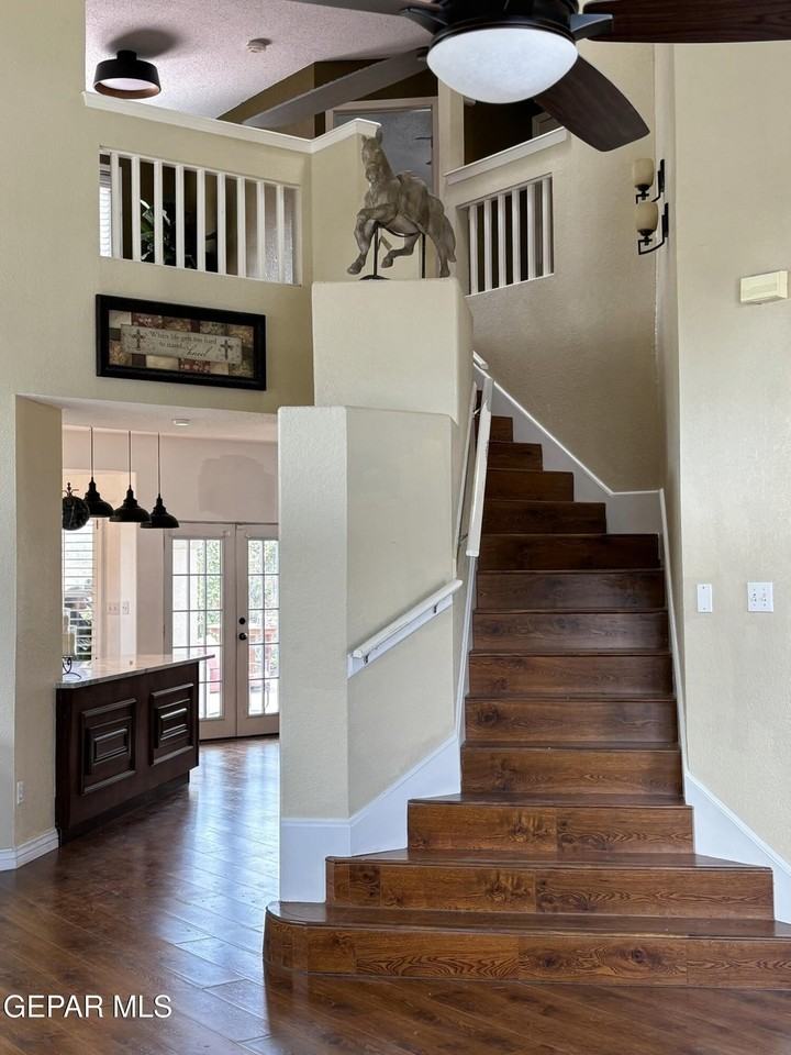 2313 Passage Pl - Photo 2 of 35