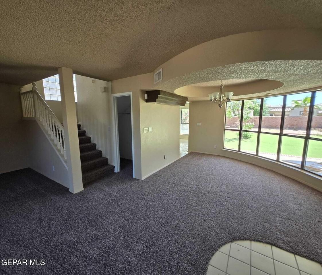 11920 Pueblo Del Rio Way - Photo 2 of 12