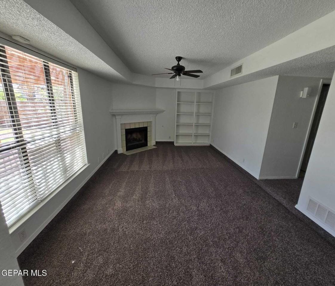 11920 Pueblo Del Rio Way - Photo 3 of 12