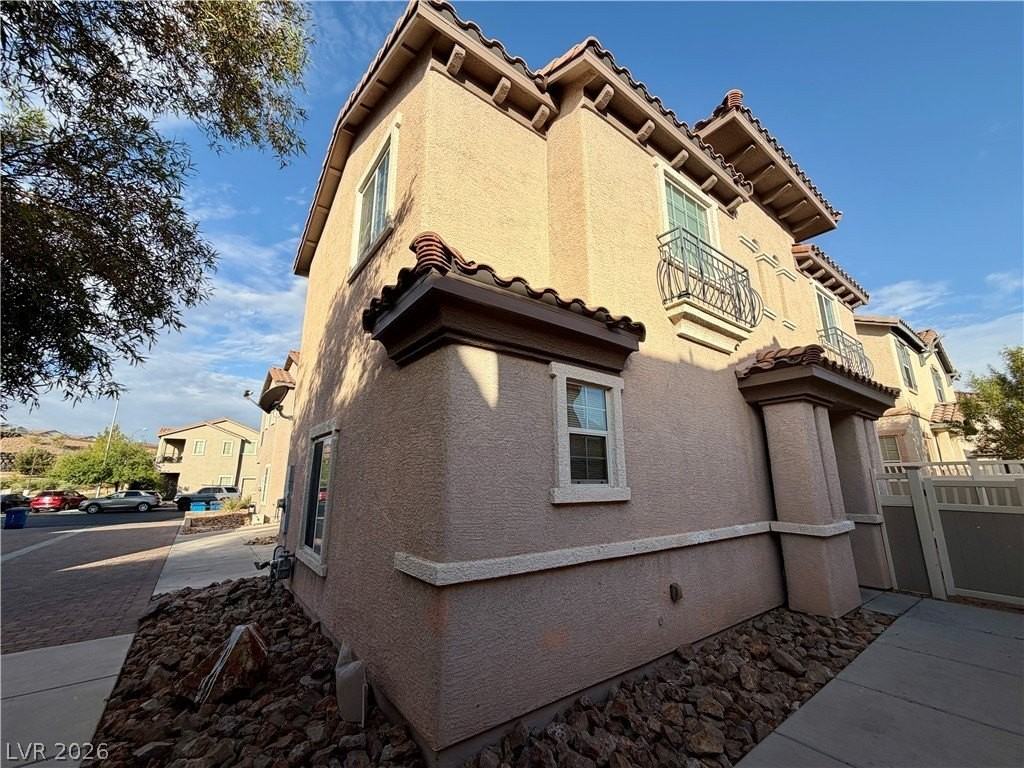 930 Wembly Hills Pl - Photo 2 of 28