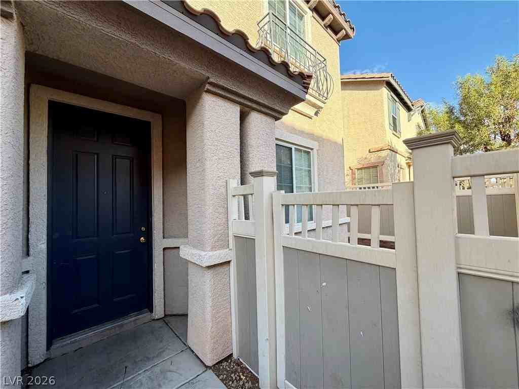 930 Wembly Hills Pl - Photo 3 of 28