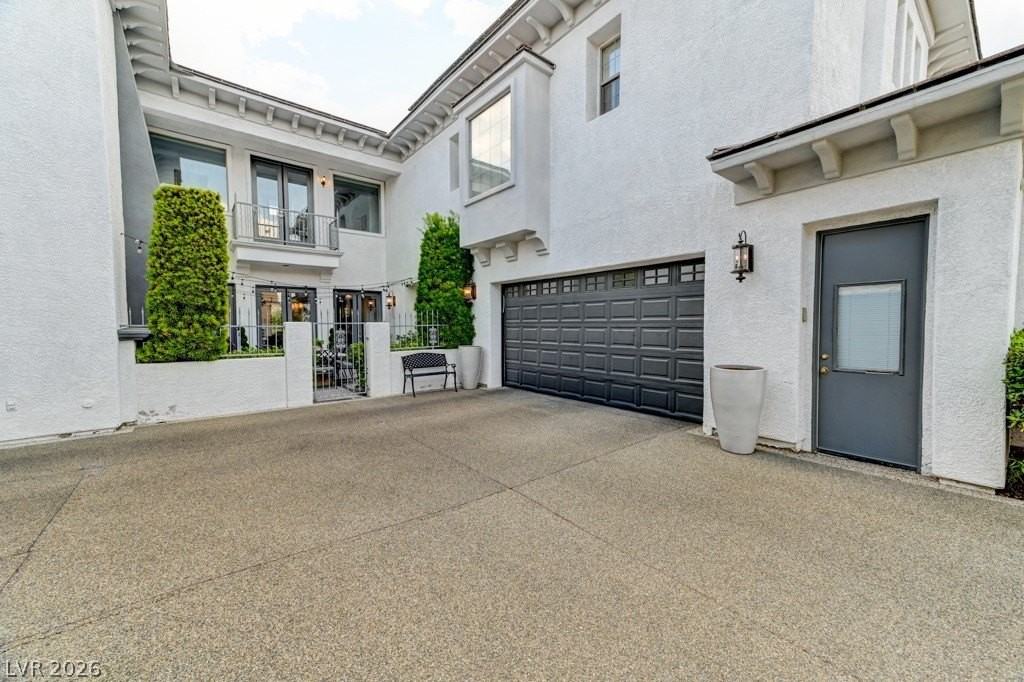 10212 Stone Briar Ct - Photo 5 of 50