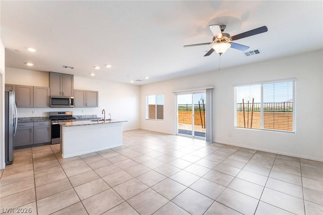 410 Larksong Ave - Photo 6 of 28