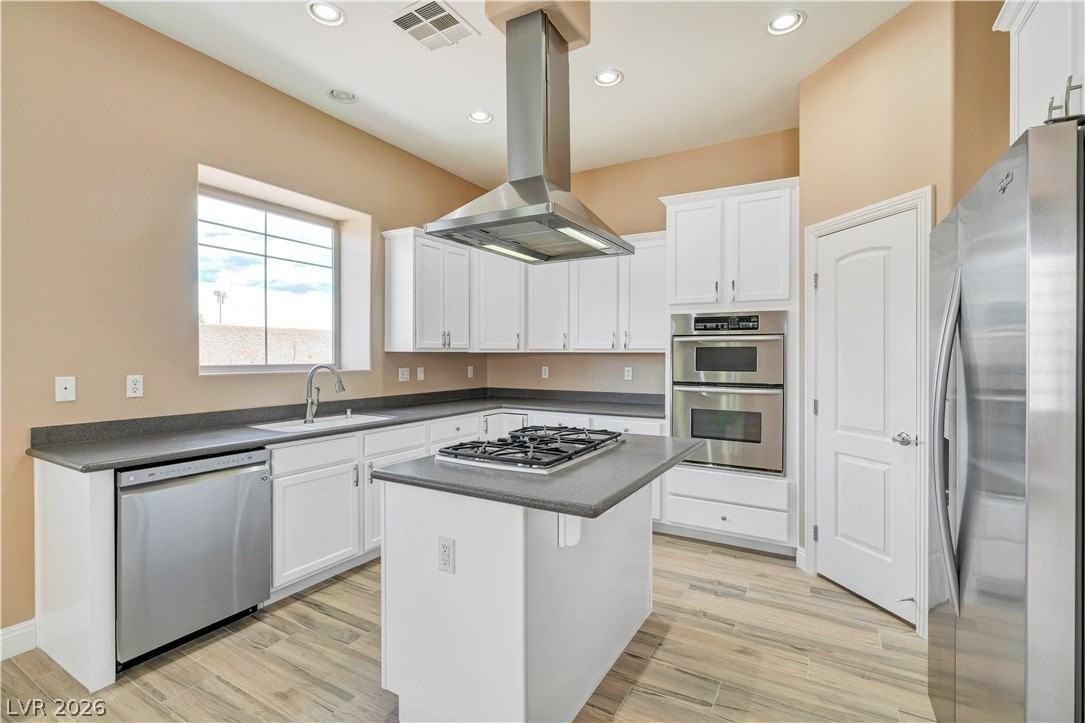 9180 Worsley Park Pl - Photo 2 of 44