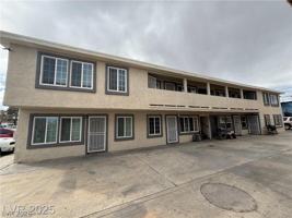 featured image of 1420 Putnam Ave #4