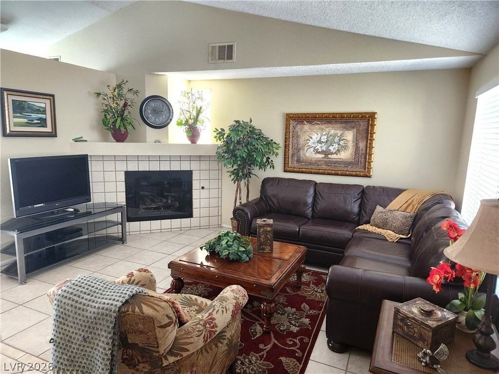 3332 Canyon Lake Dr - Photo 2 of 16