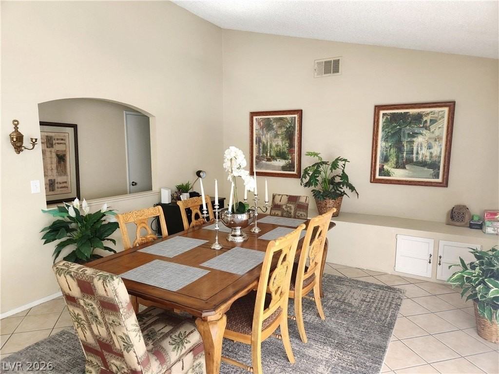 3332 Canyon Lake Dr - Photo 3 of 16