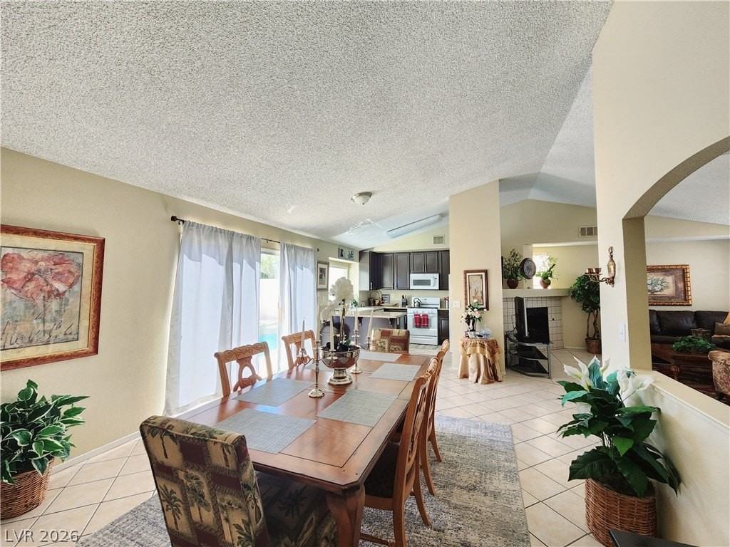 3332 Canyon Lake Dr - Photo 4 of 16
