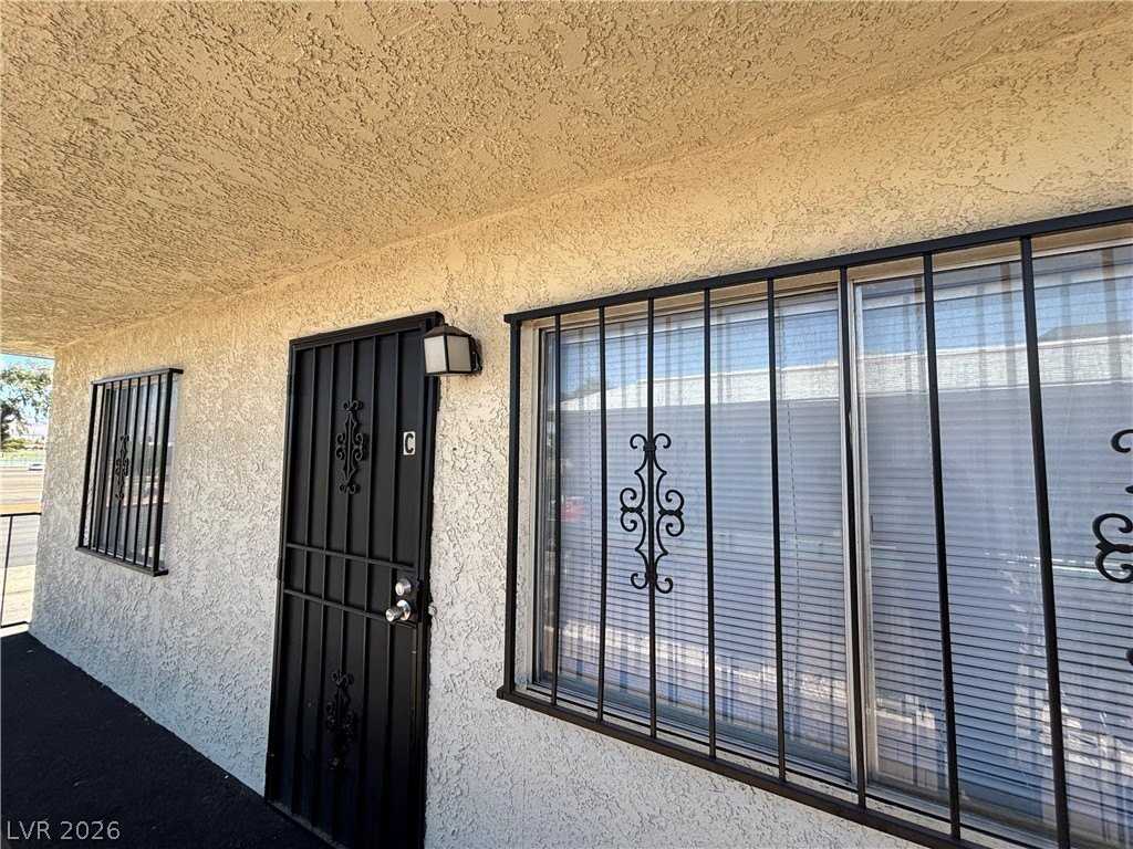 3431 E Cheyenne Ave #C - Photo 2 of 14