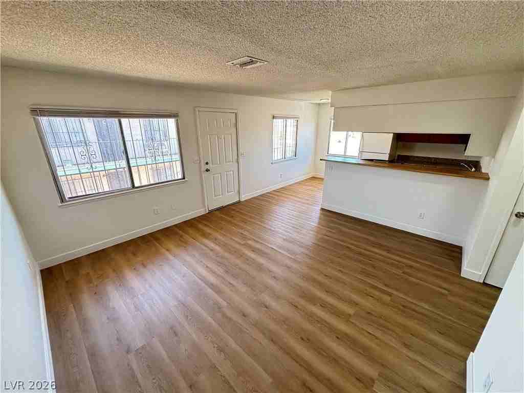 3431 E Cheyenne Ave #C - Photo 5 of 14