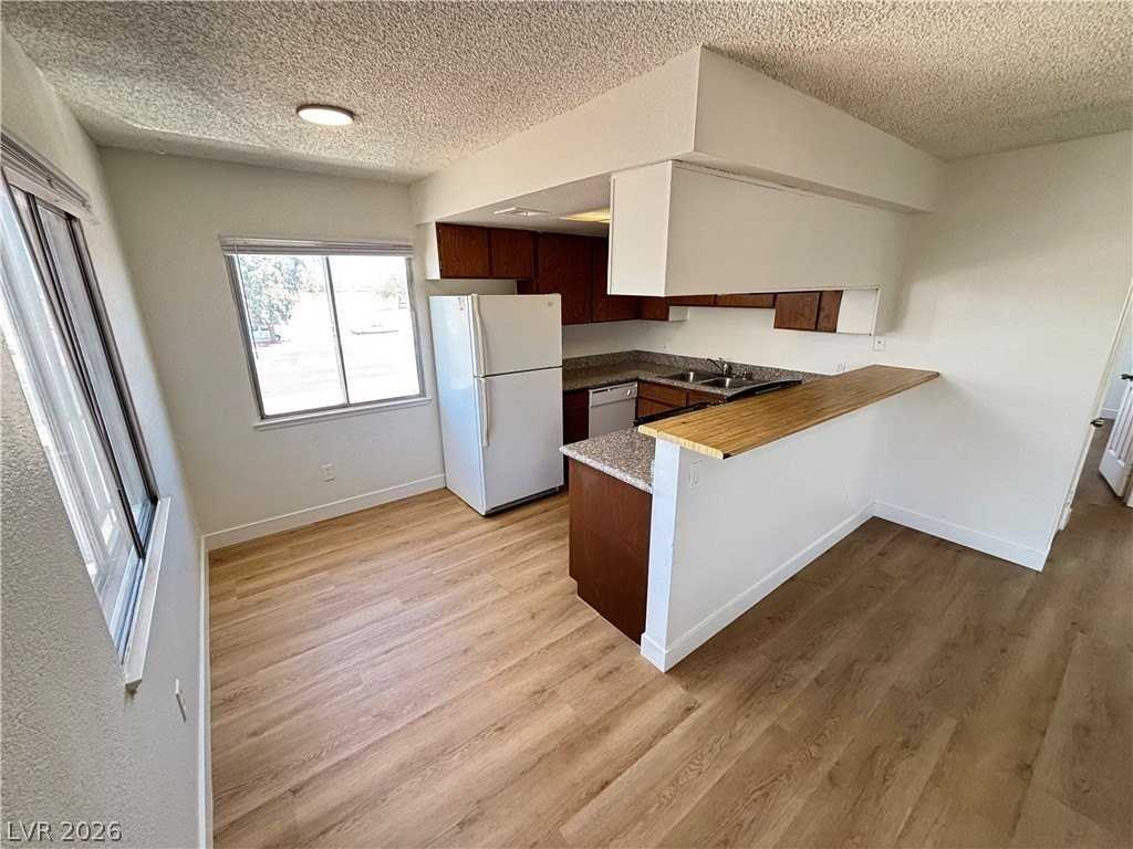3431 E Cheyenne Ave #C - Photo 6 of 14