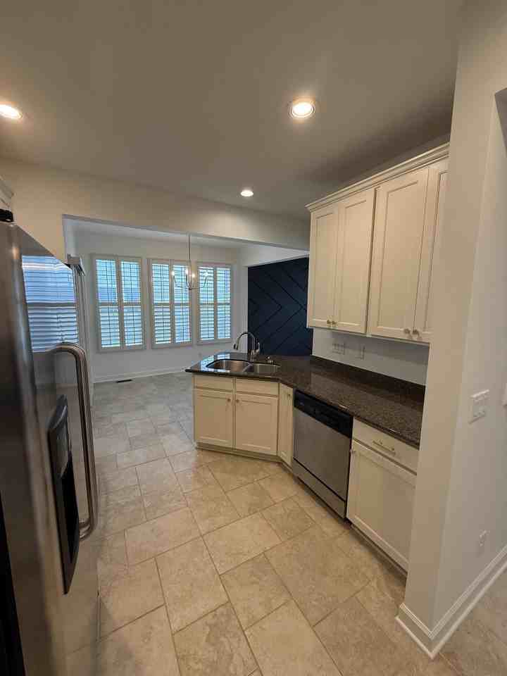 37 Fentree Dr #A - Photo 7 of 17