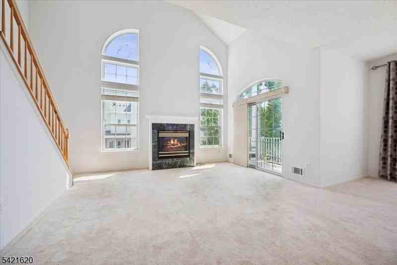 82 Hancock Dr - Photo 7 of 42