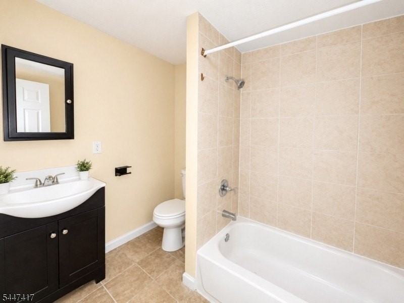 191 Bloomfield Ave #1F - Photo 4 of 6