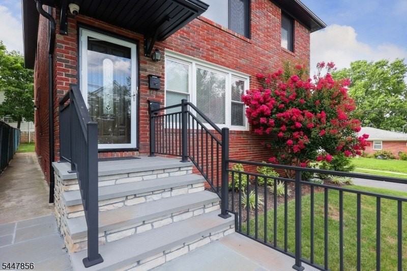 400 Knopf St - Photo 4 of 44