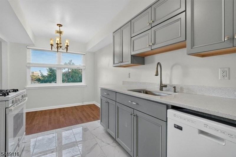 94 Beverly Hill Ter - Photo 7 of 28