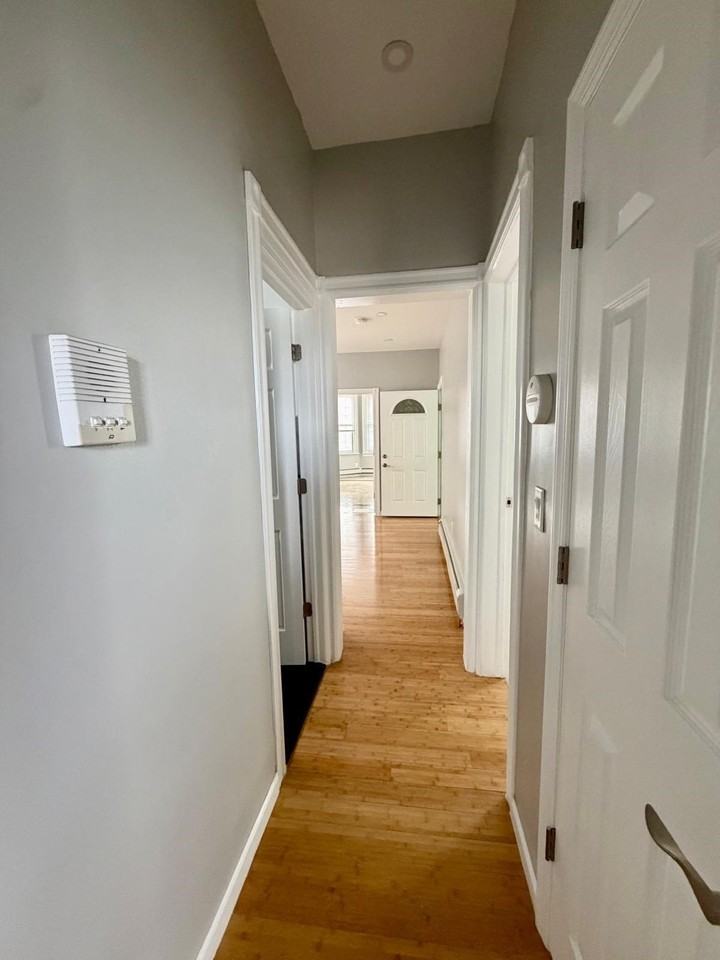 156 Clerk St #2 - Photo 6 of 14