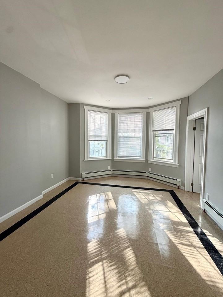 156 Clerk St #2 - Photo 3 of 14